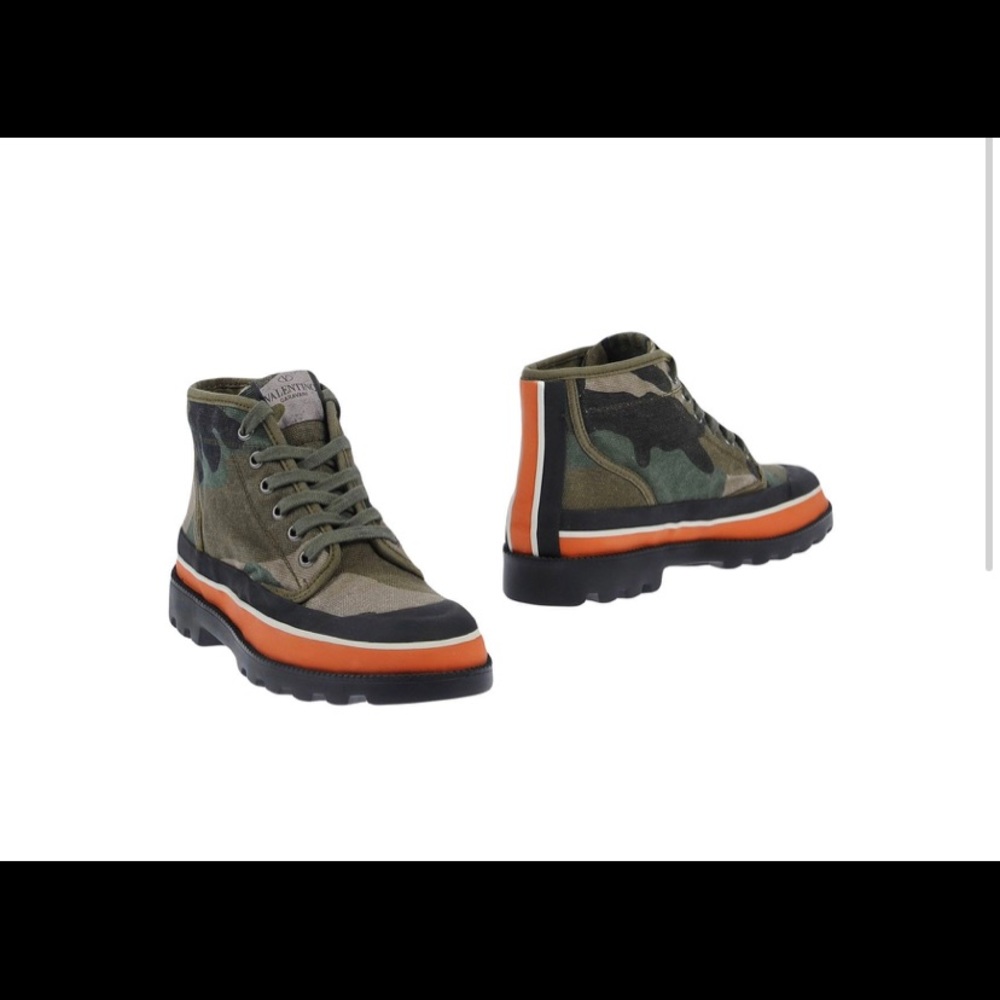 Valentino garavani camouflaged women’s boots sz 8